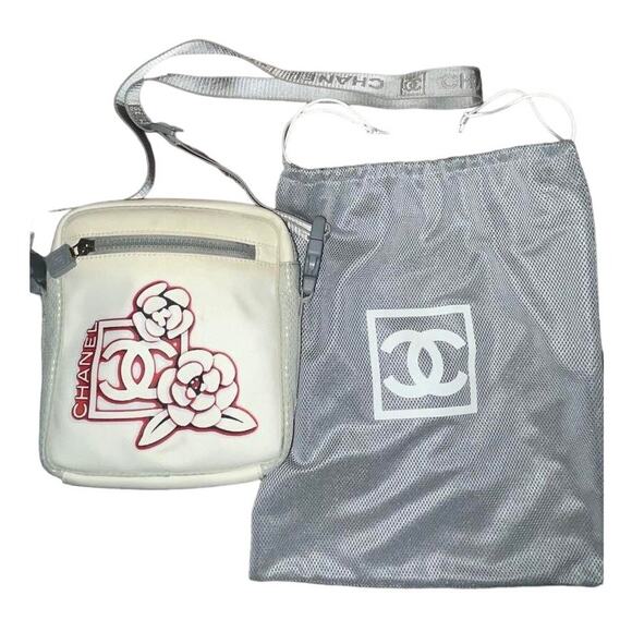 Authentic CHANEL CC Sports Line Crossbody Camellia Shoulder Bag Pochette White - Picture 2 of 7